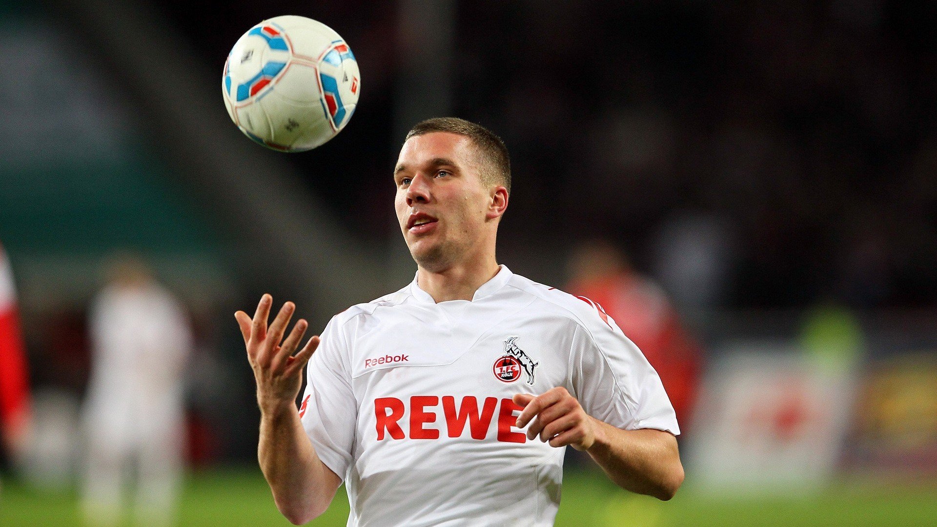 球迷文化新浪潮,从看台到社区,体育精神如何重塑城市凝聚力