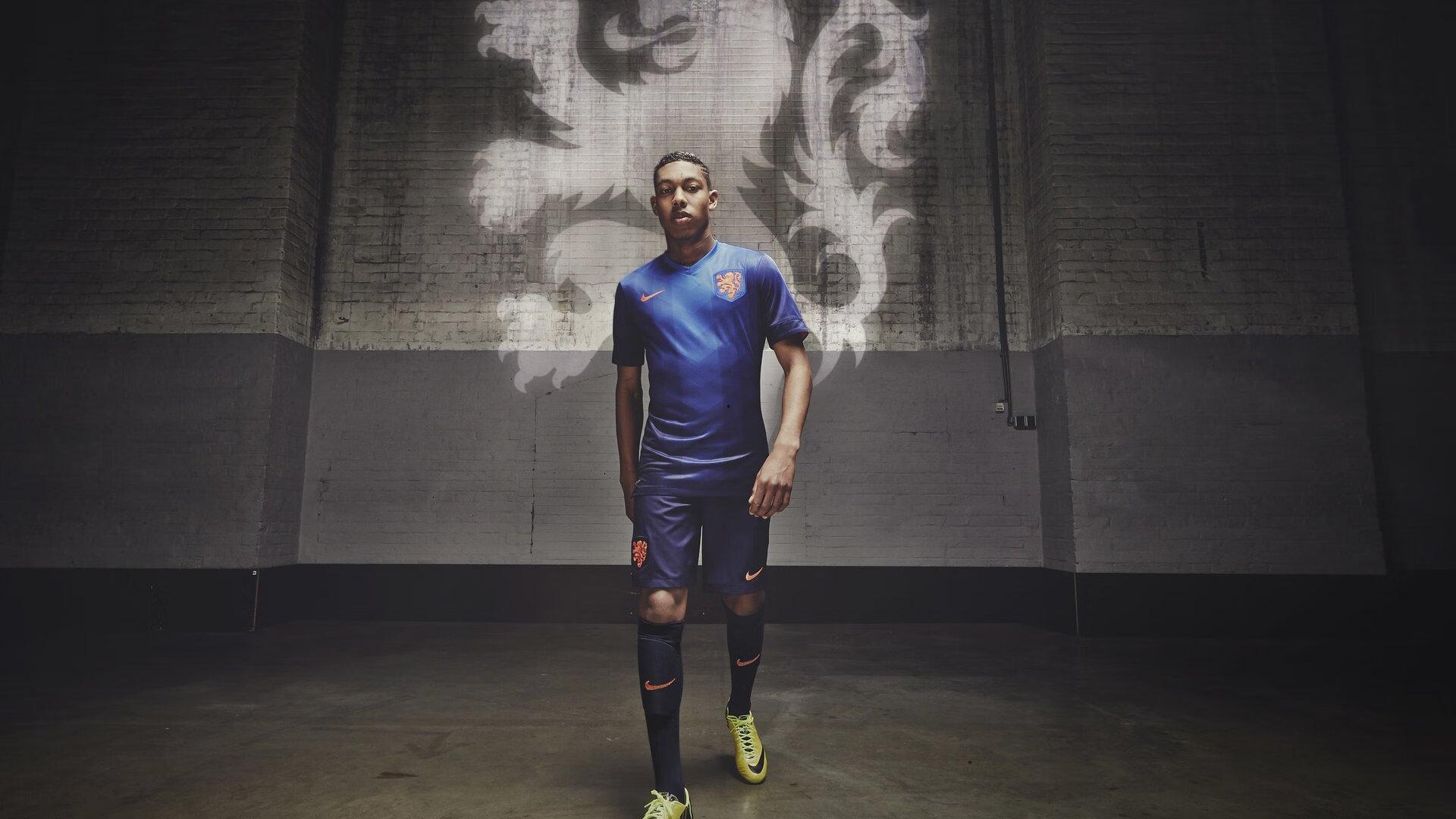 三狮军团临阵换将!戈登波普伤退,查洛巴特拉福德紧急入替