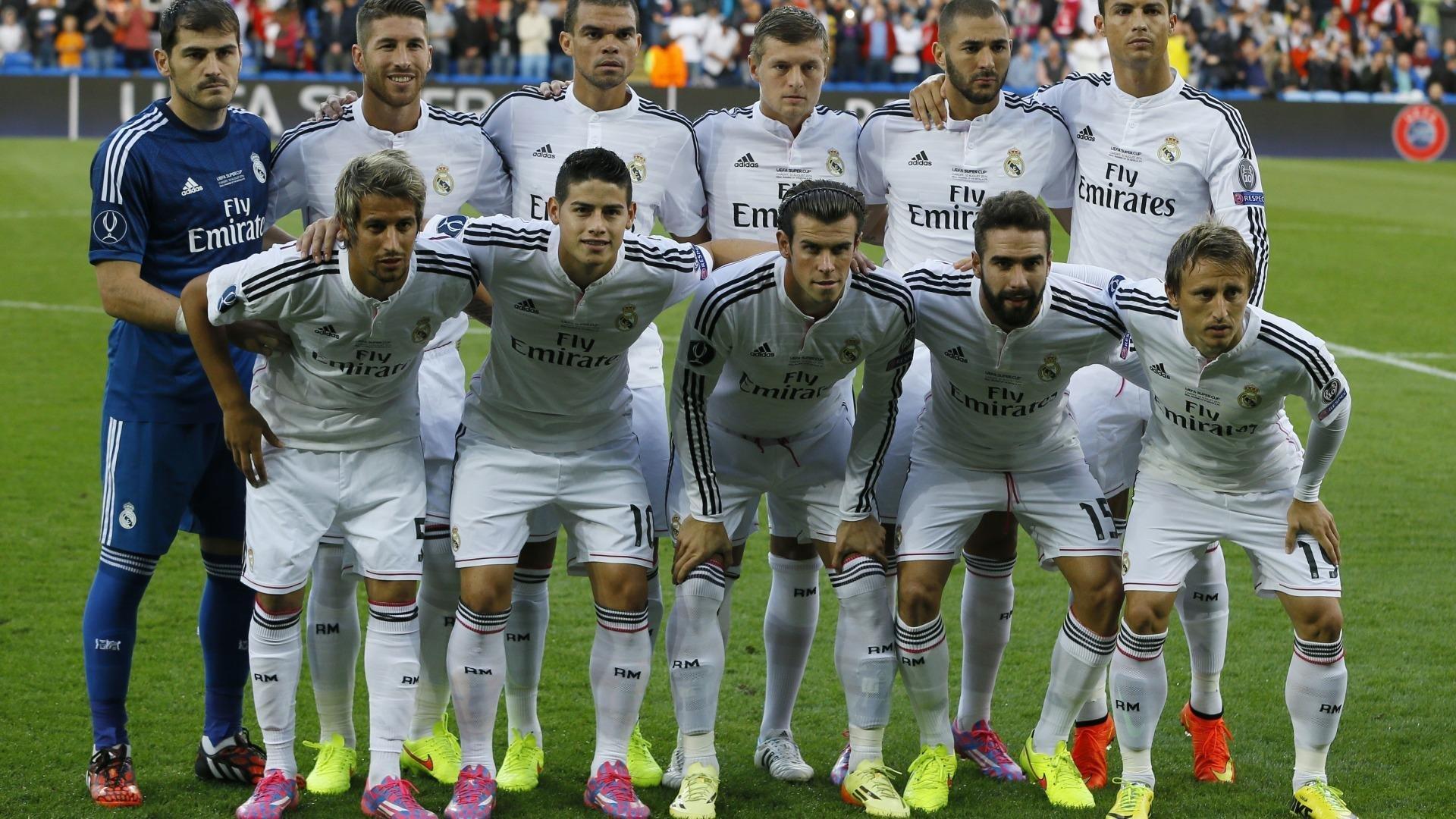 安菲尔德奇景，曼城折戟之夜，红军与枪手拥趸罕见同庆